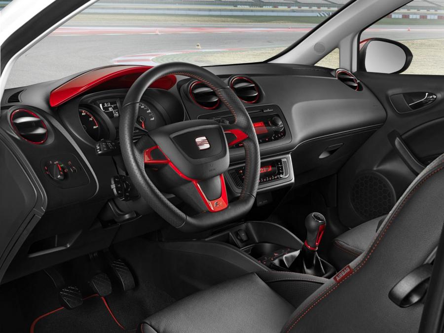  Seat Ibiza SC FR 2012 года  (фото 8 из 24)